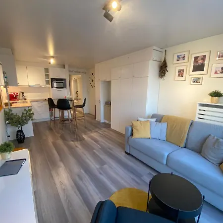Moderne Studio Aan Zee Apartment