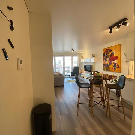 Moderne Studio Aan Zee Apartment