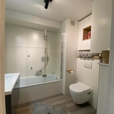 Moderne Studio Aan Zee Apartment